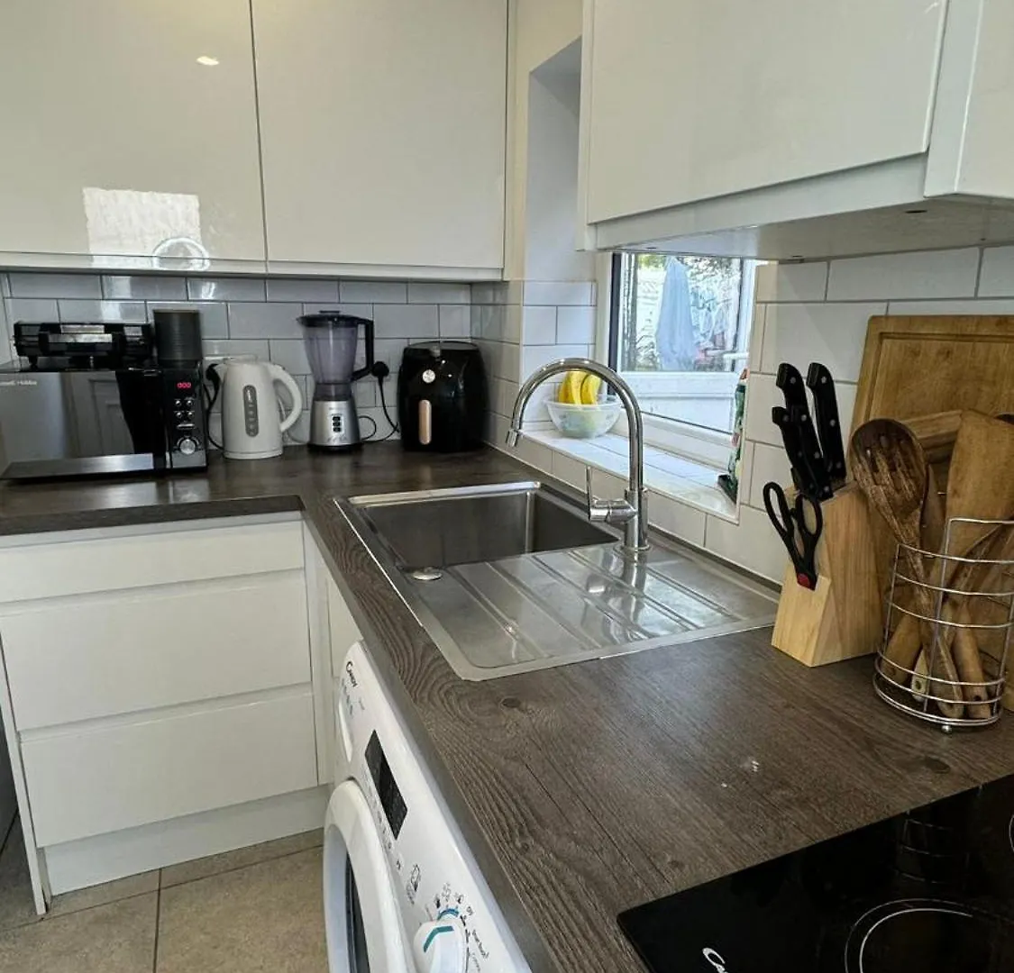 Double Room With Garden View London 0*,  United Kingdom
