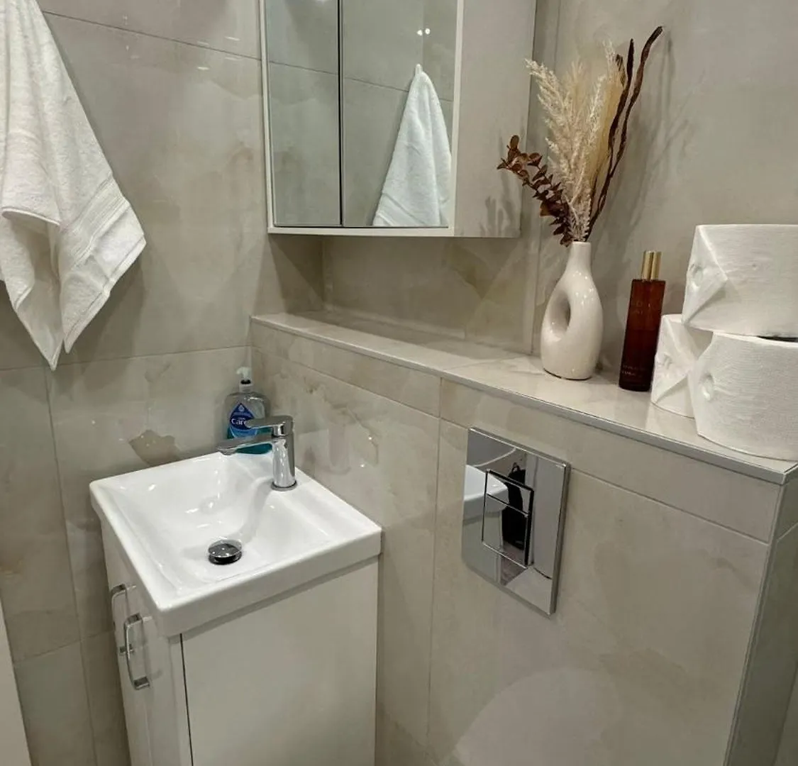 Double Room With Garden View London Homestay